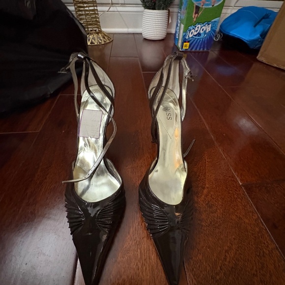 Guess Dark Brown Heels - Picture 3 of 3